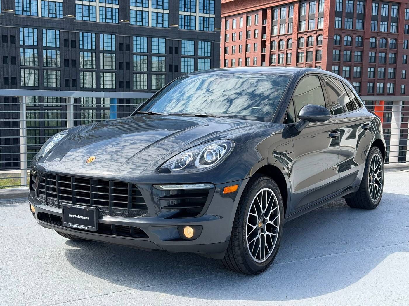 2018 PORSCHE Macan