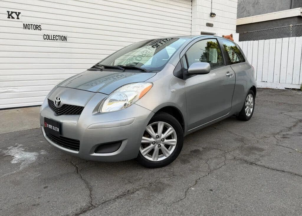 2011 TOYOTA Yaris