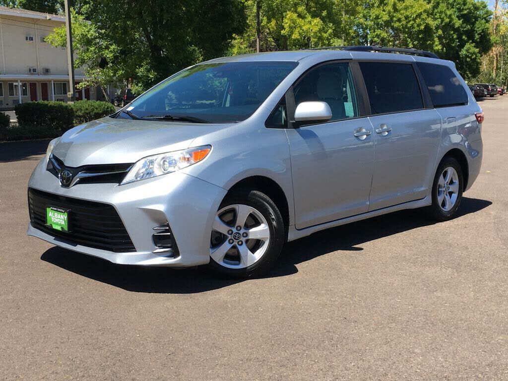 2020 TOYOTA Sienna