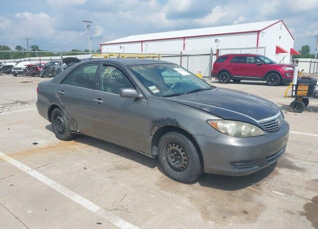 2005 TOYOTA Camry