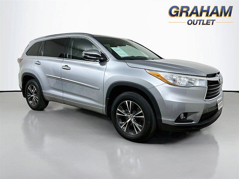 2016 TOYOTA Highlander