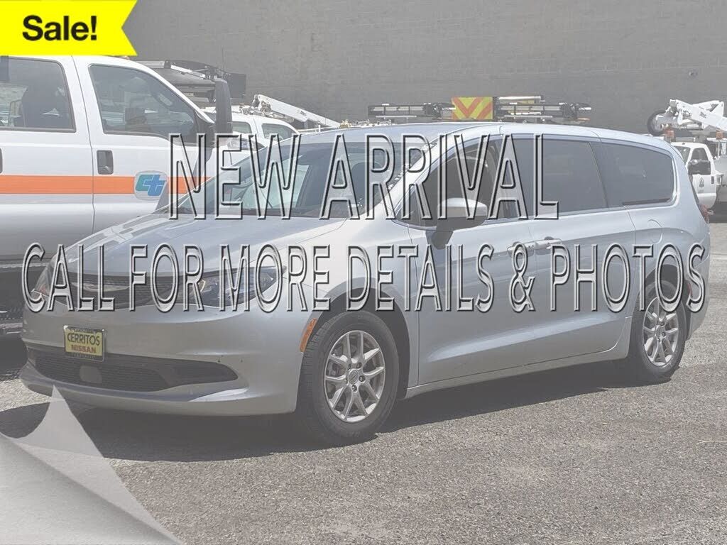 2023 CHRYSLER Voyager