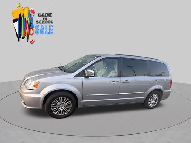 2013 CHRYSLER Town and Country