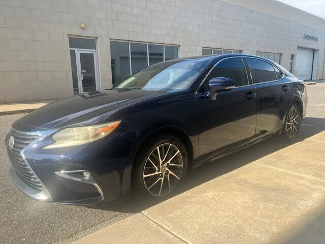 2018 LEXUS ES