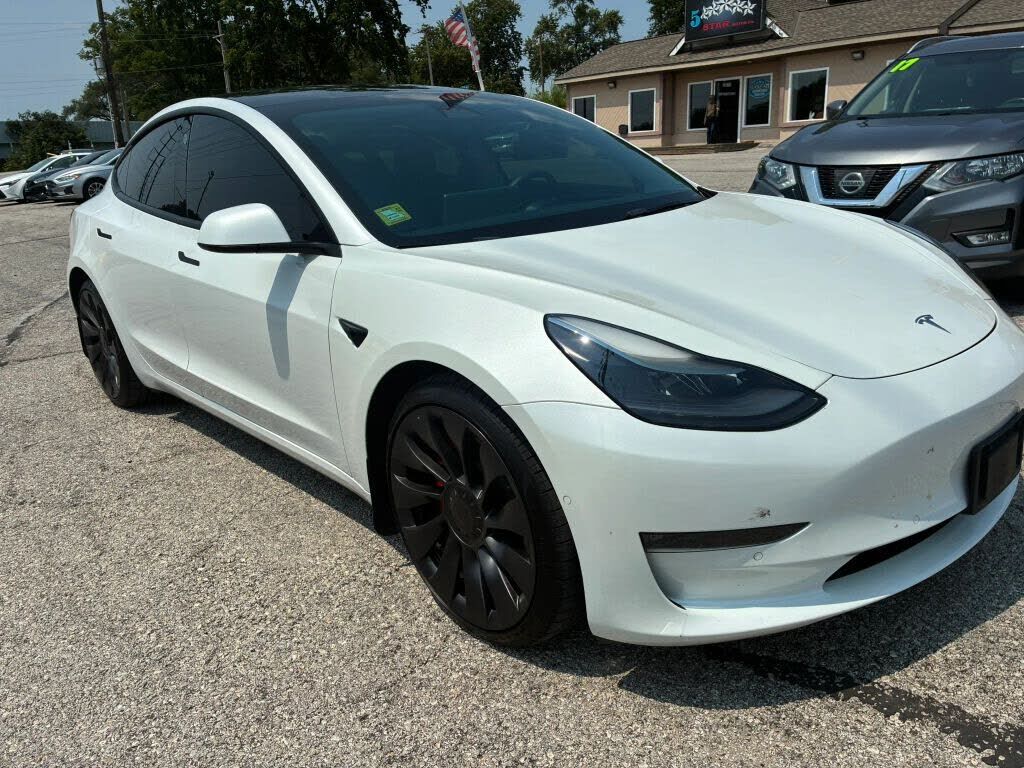 2022 TESLA Model 3