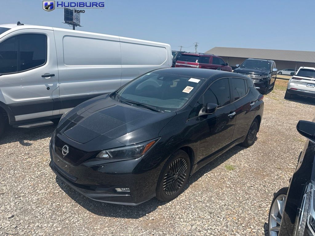 2025 NISSAN Leaf