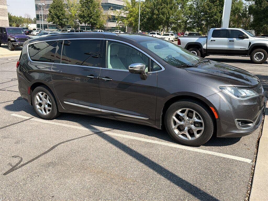 2017 CHRYSLER Pacifica