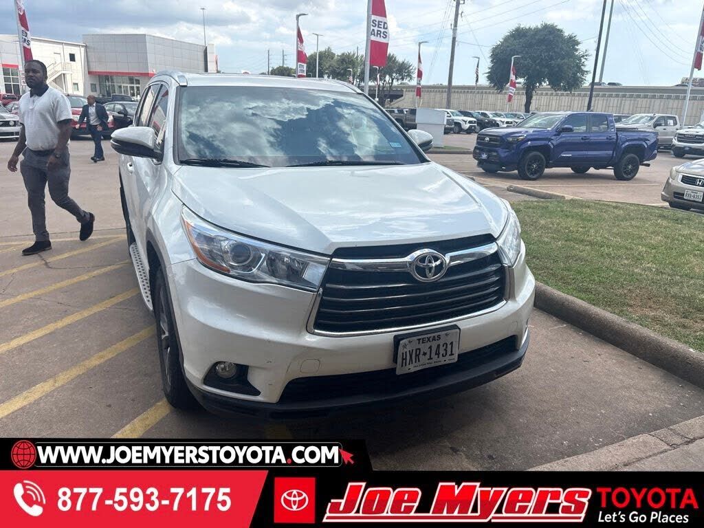 2016 TOYOTA Highlander