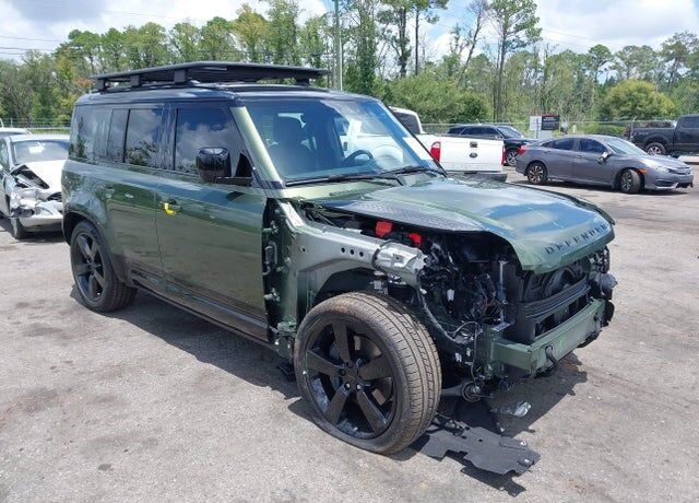 2026 LAND ROVER Defender