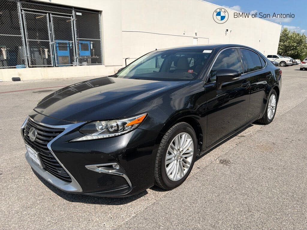 2016 LEXUS ES