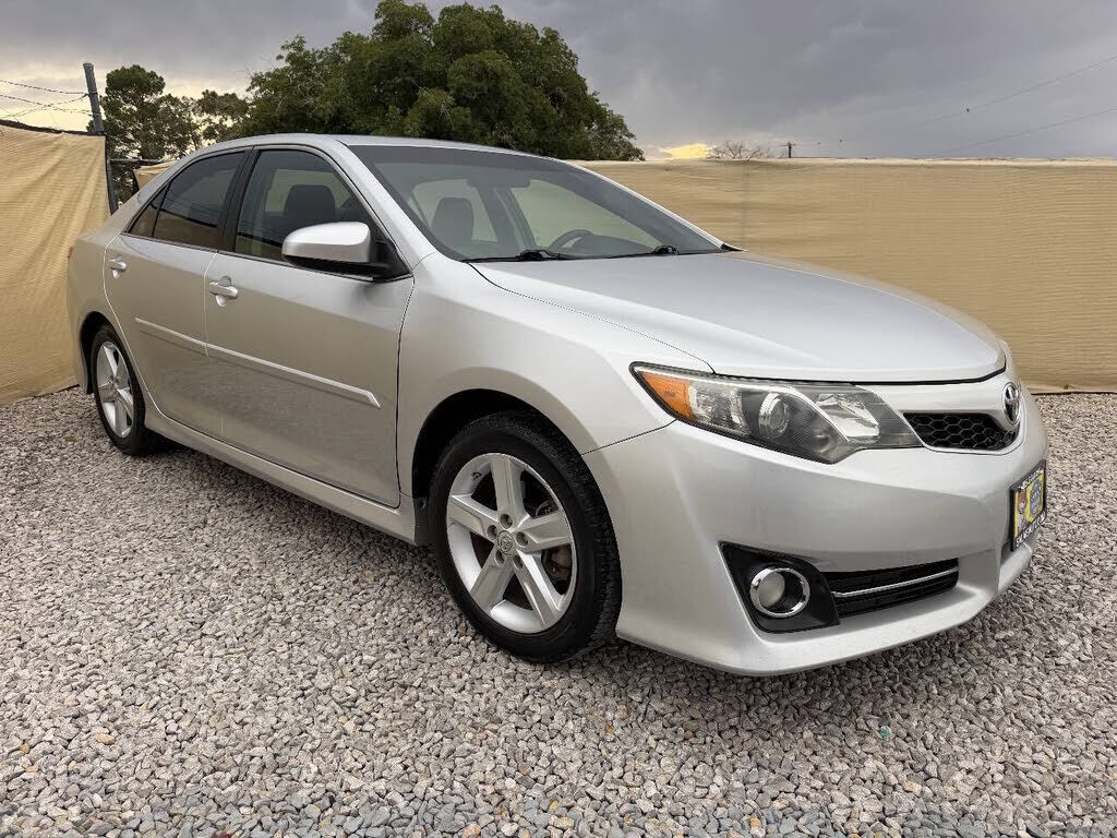 2013 TOYOTA Camry