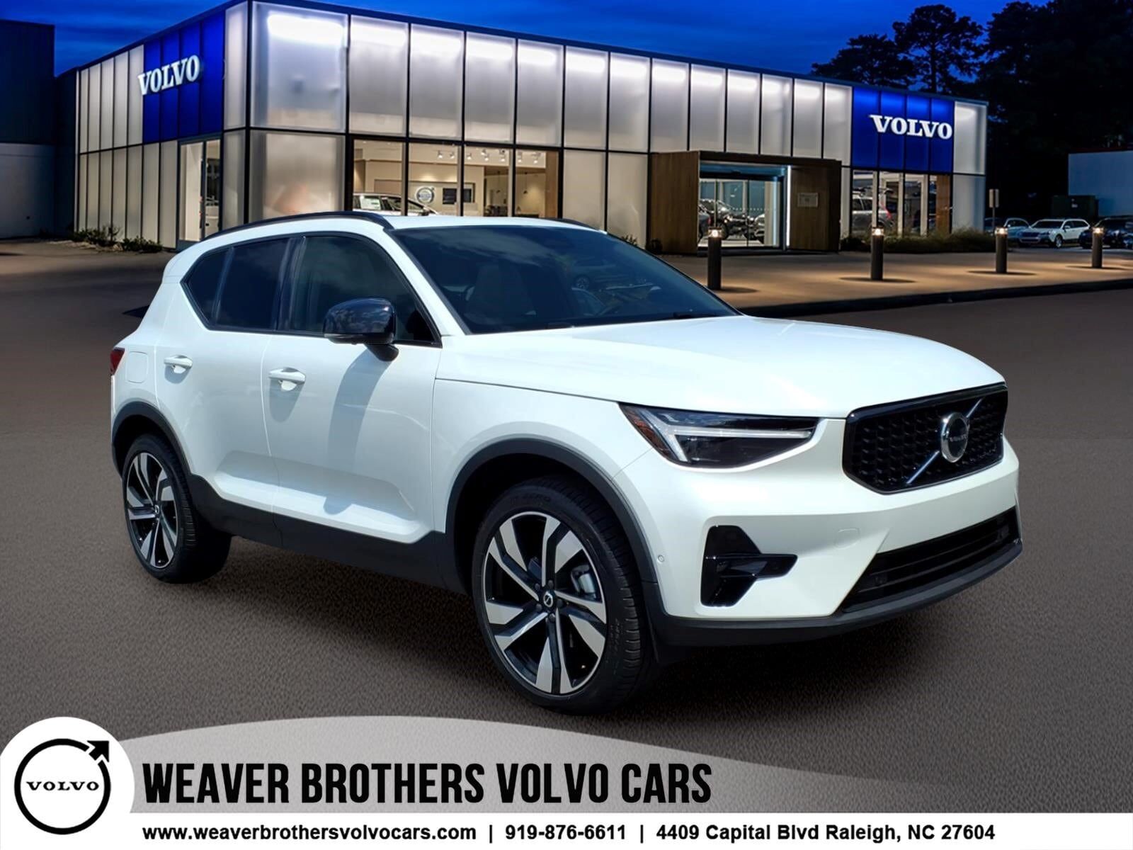 2026 VOLVO XC40