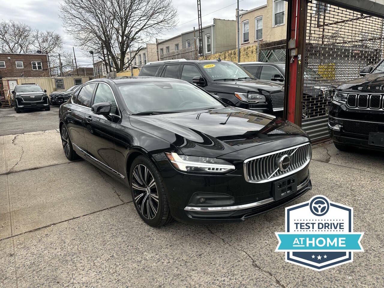 2023 VOLVO S90