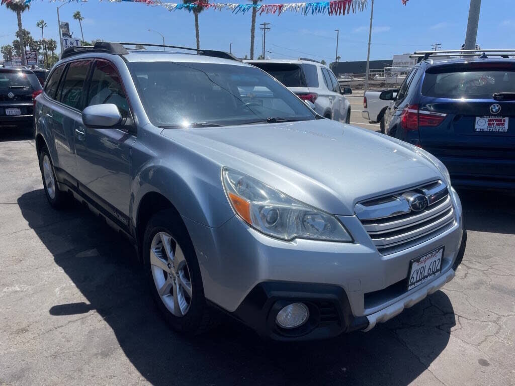 2013 SUBARU Outback