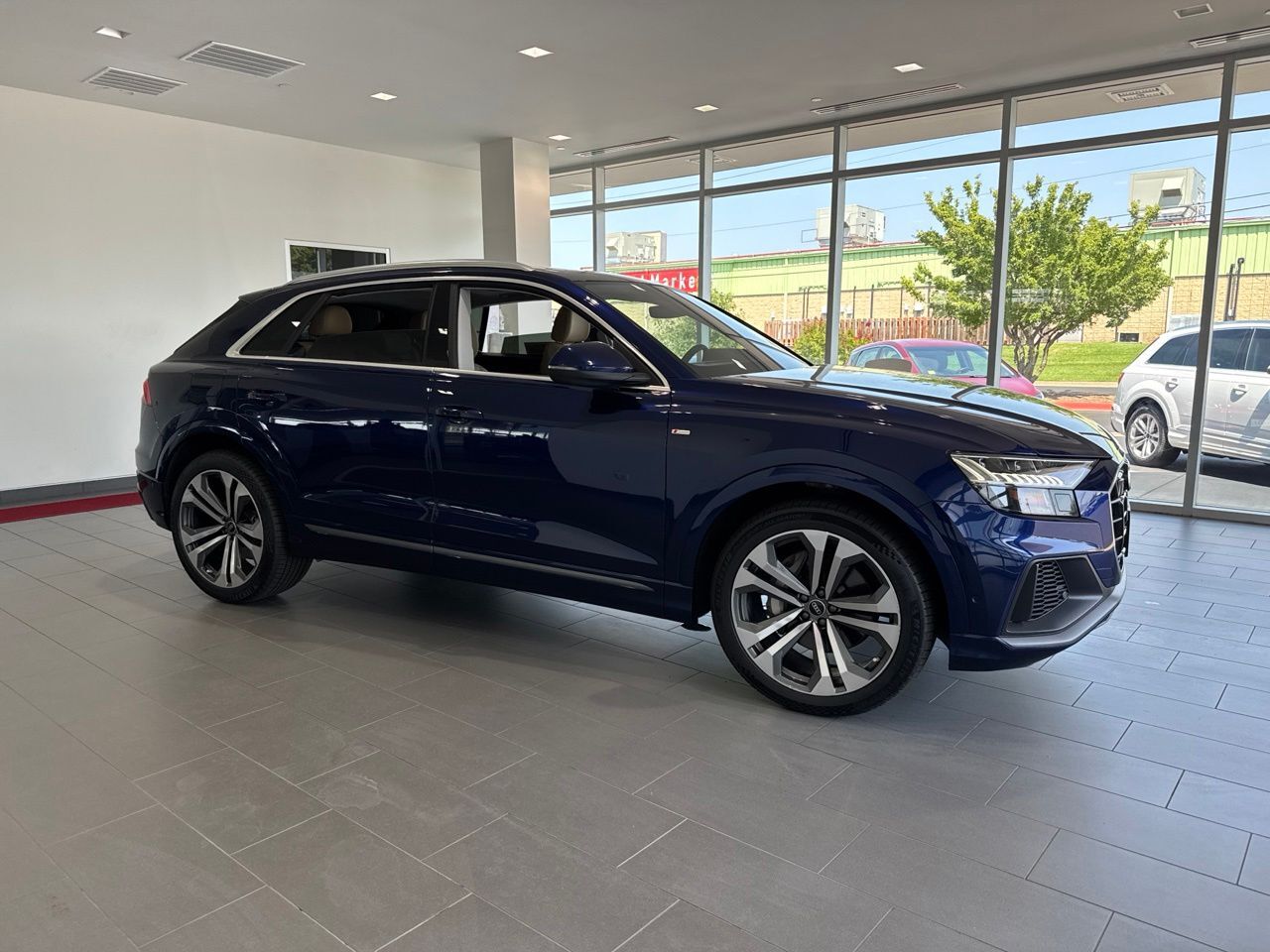 2022 AUDI Q8