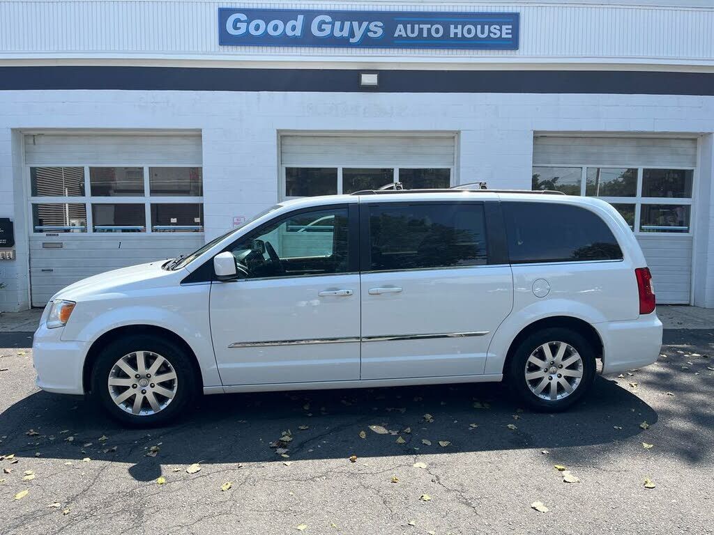 2016 CHRYSLER Town and Country