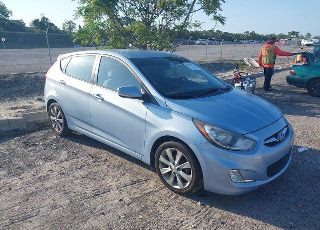 2013 HYUNDAI Accent