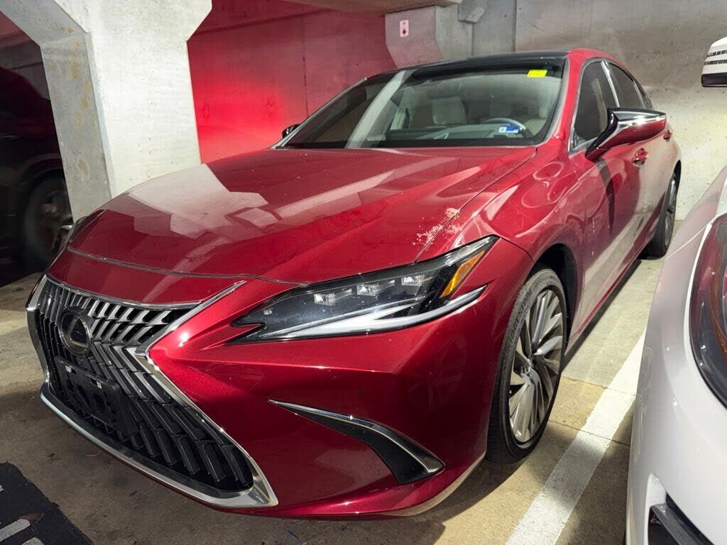 2025 LEXUS ES