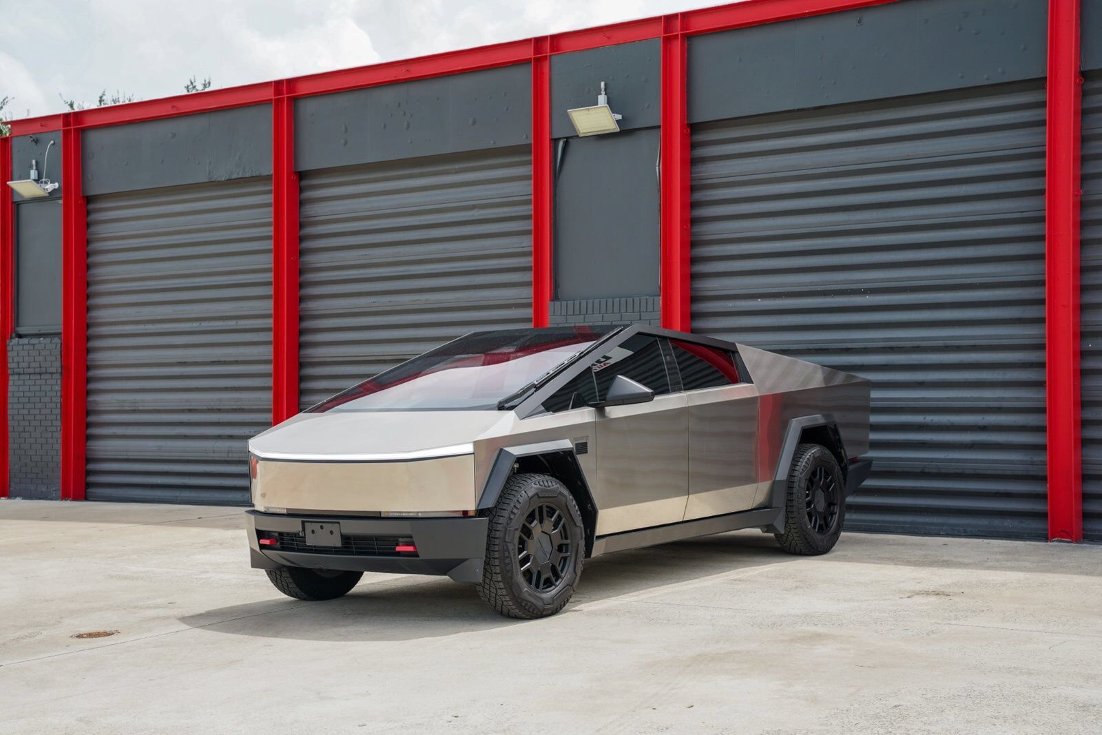2024 TESLA Cybertruck