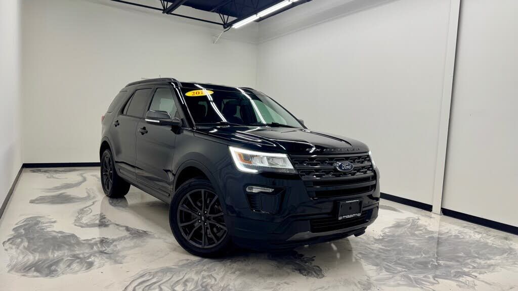 2018 FORD Explorer