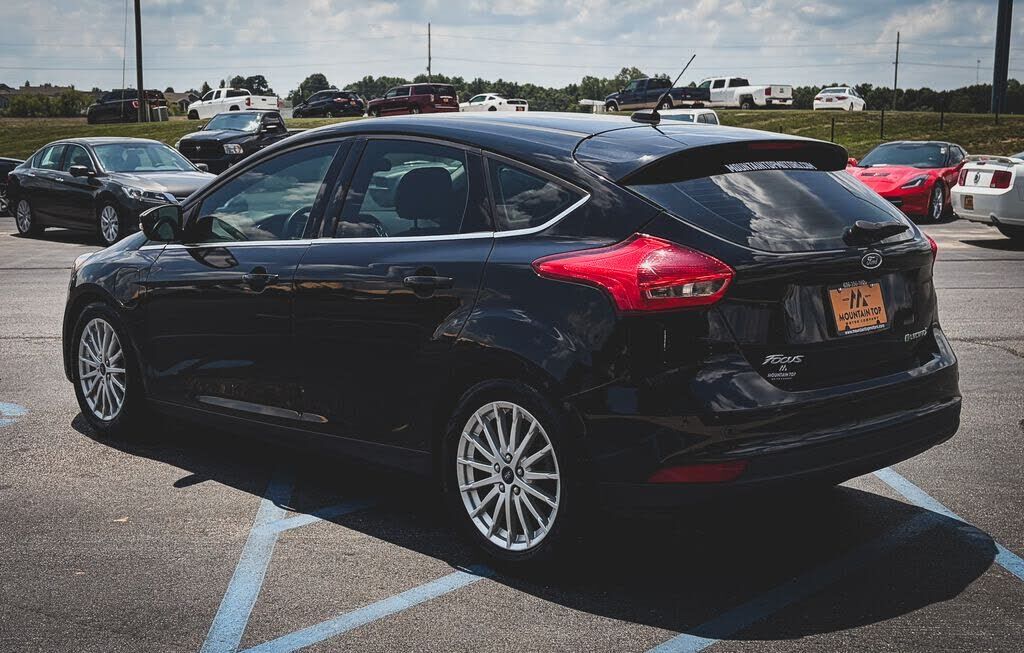 2017 FORD Focus