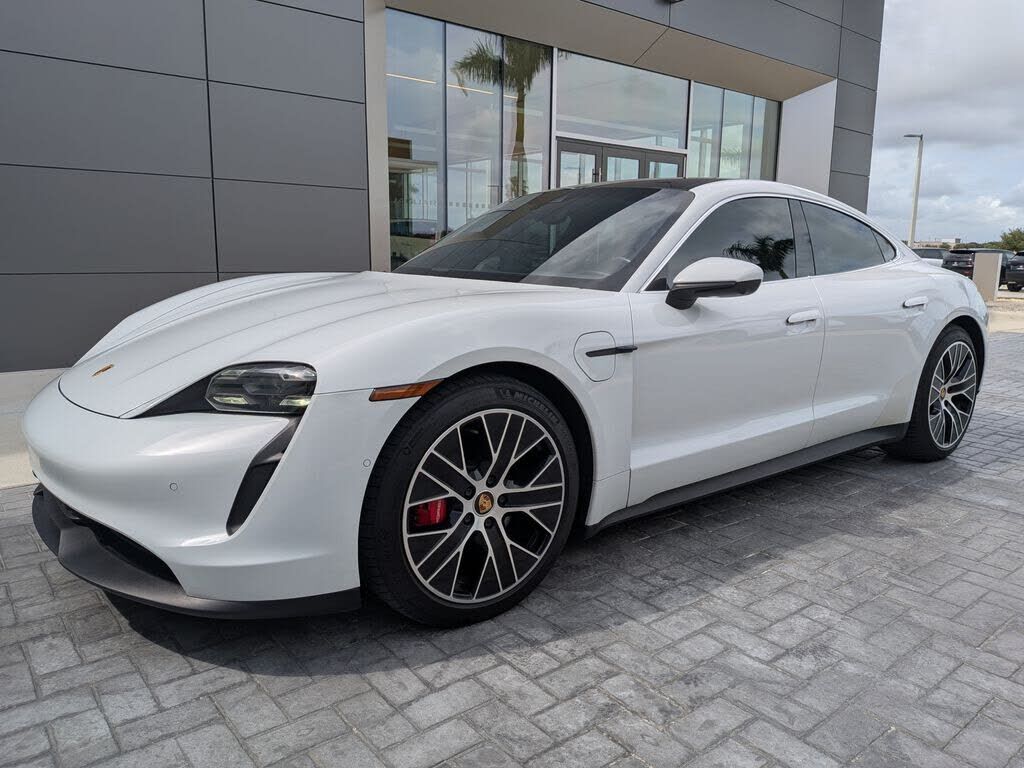 2020 PORSCHE Taycan