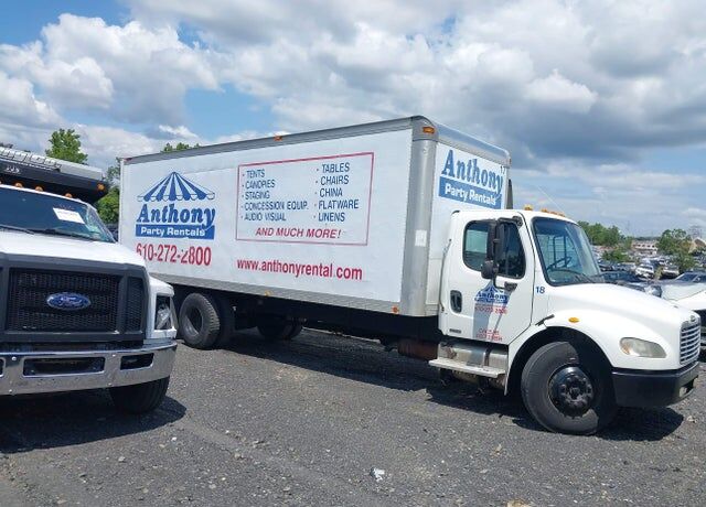 2005 FREIGHTLINER M2