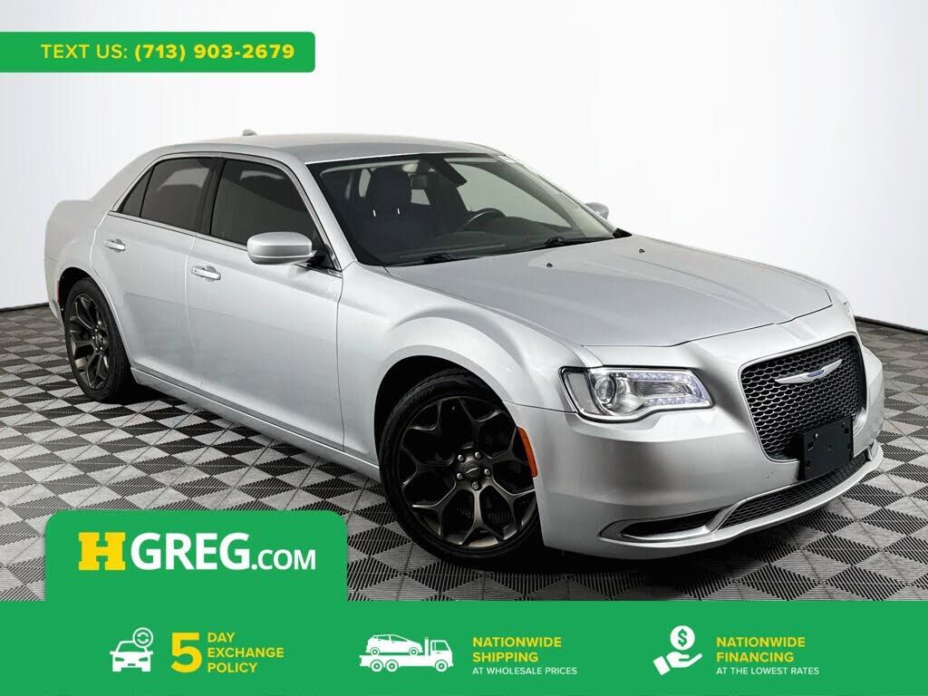 2019 CHRYSLER 300