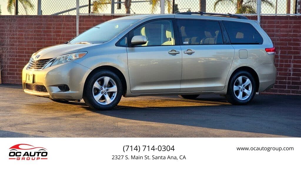 2013 TOYOTA Sienna