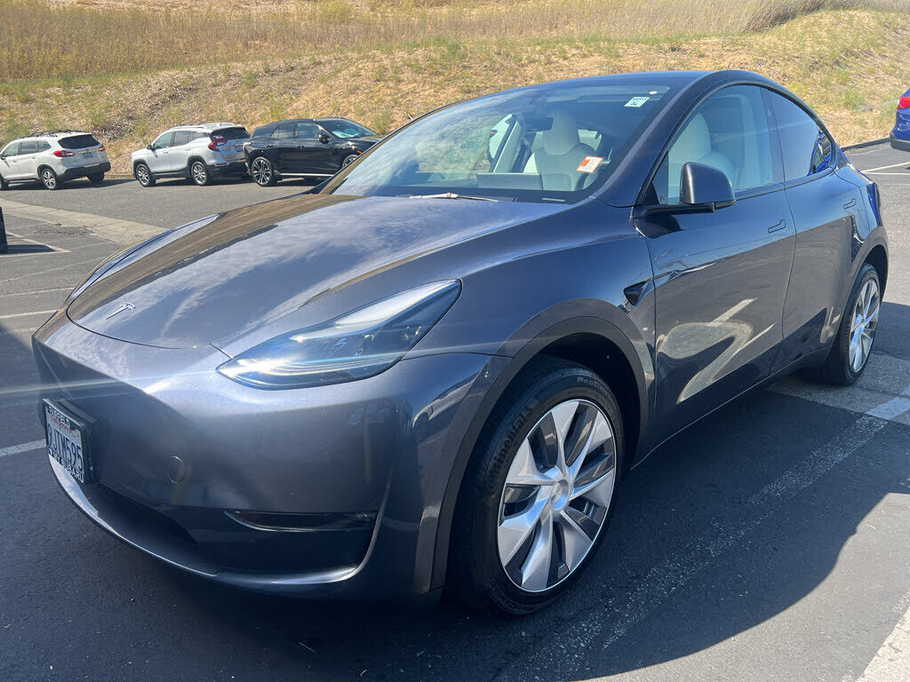 2023 TESLA Model Y