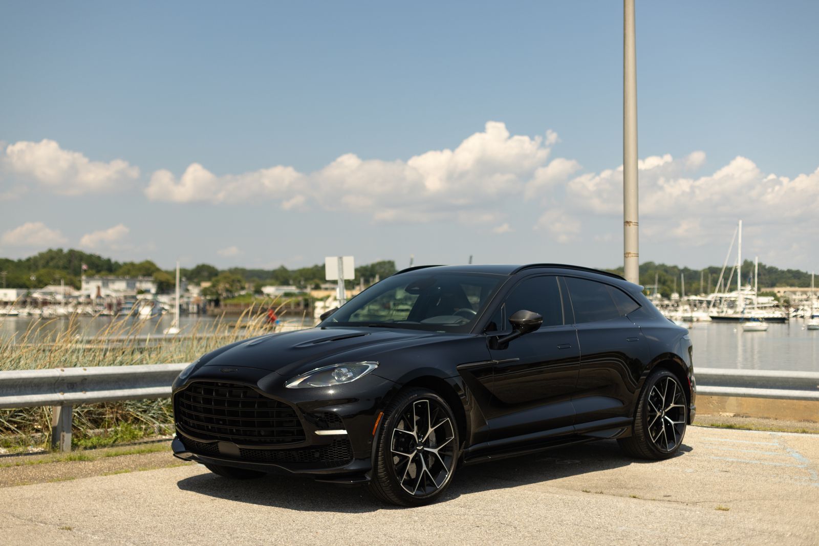 2025 ASTON MARTIN DBX