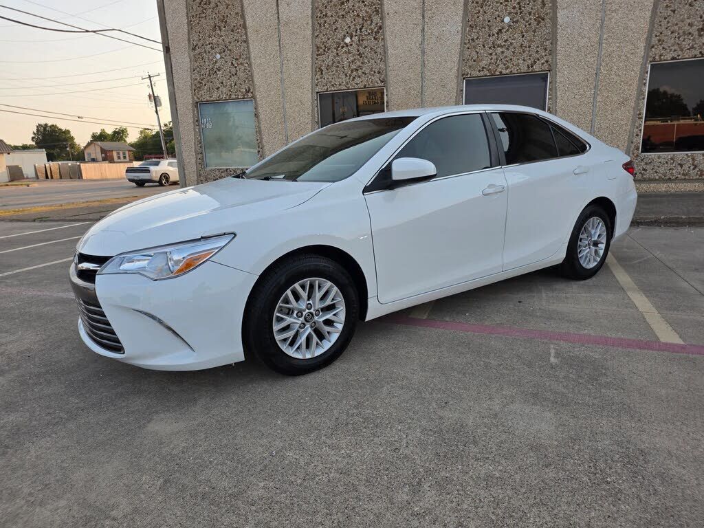 2017 TOYOTA Camry