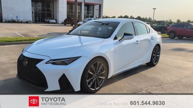 2021 LEXUS IS