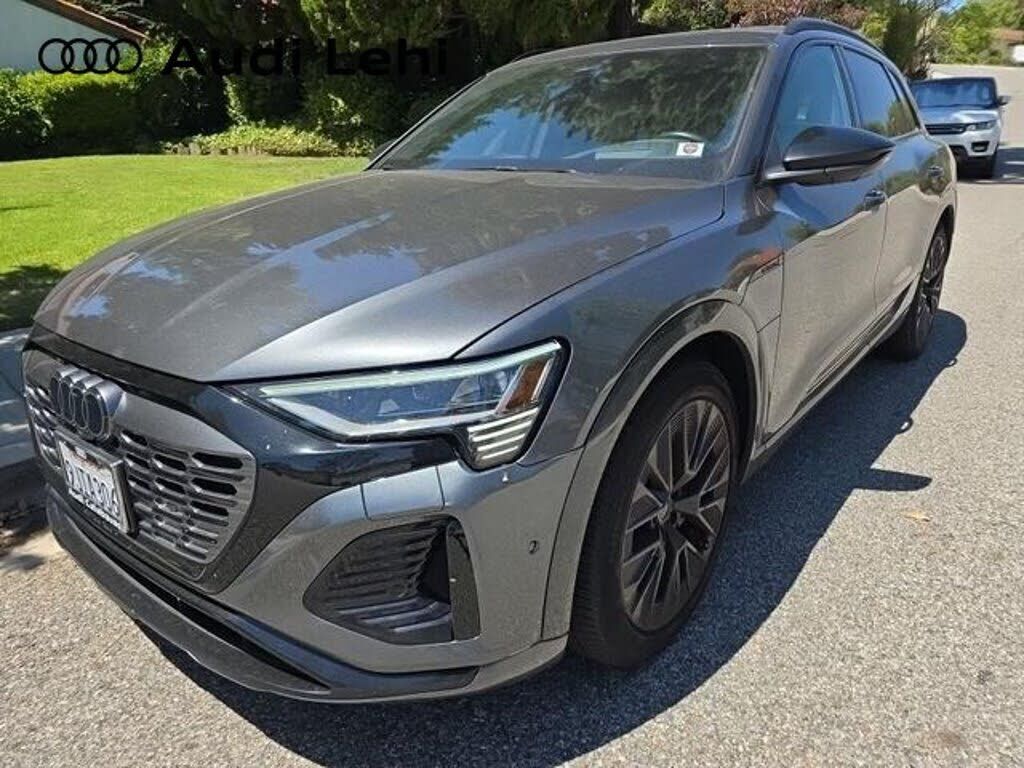 2024 AUDI Q8