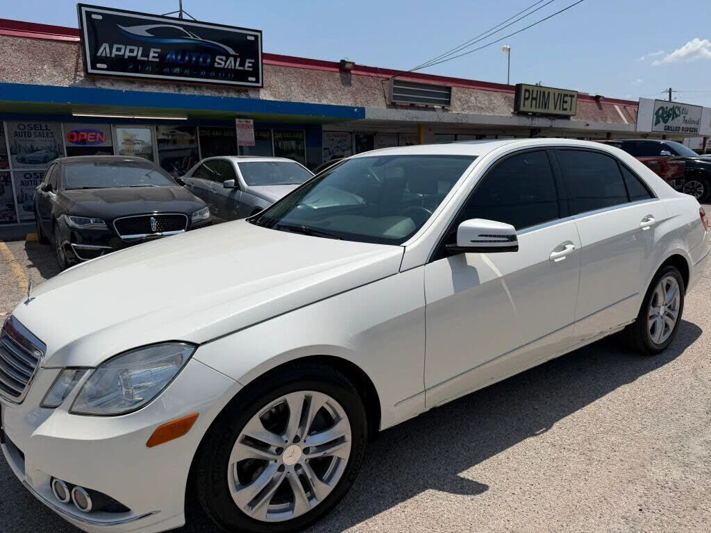 2011 MERCEDES-BENZ E-Class