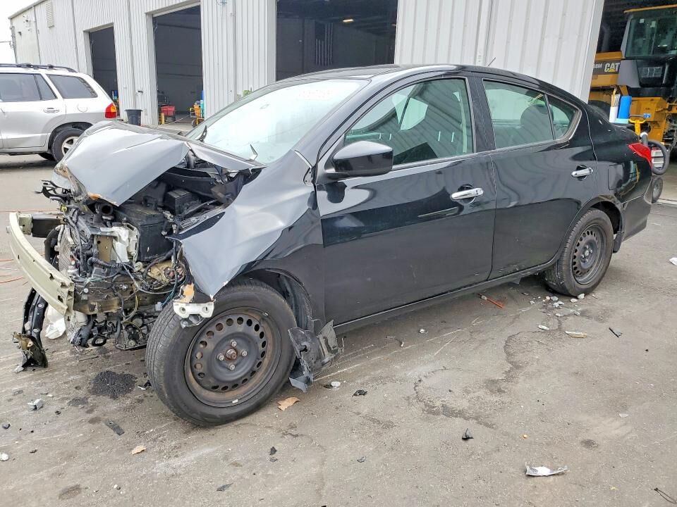 2019 NISSAN Versa