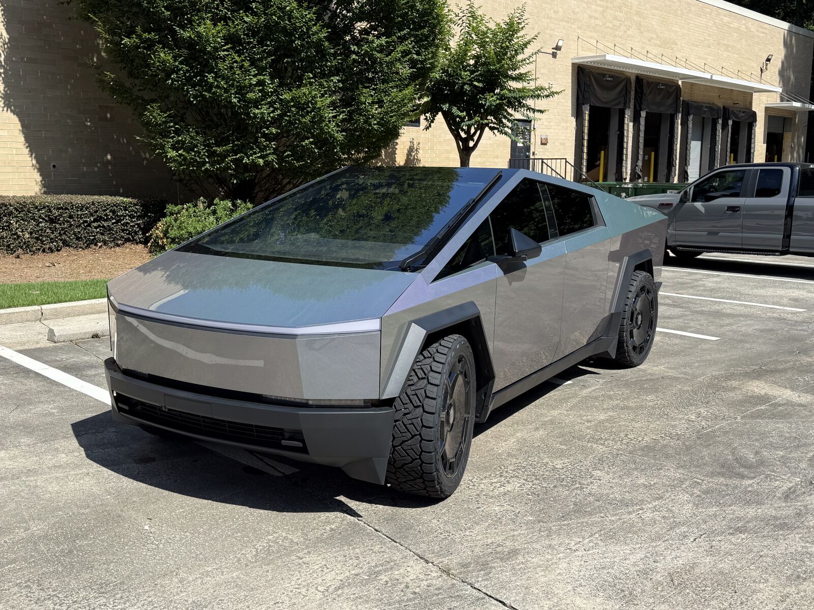 2025 TESLA Cybertruck
