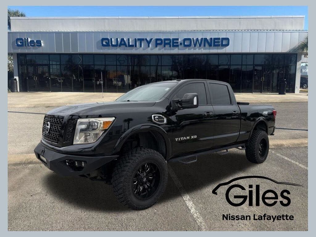 2017 NISSAN Titan