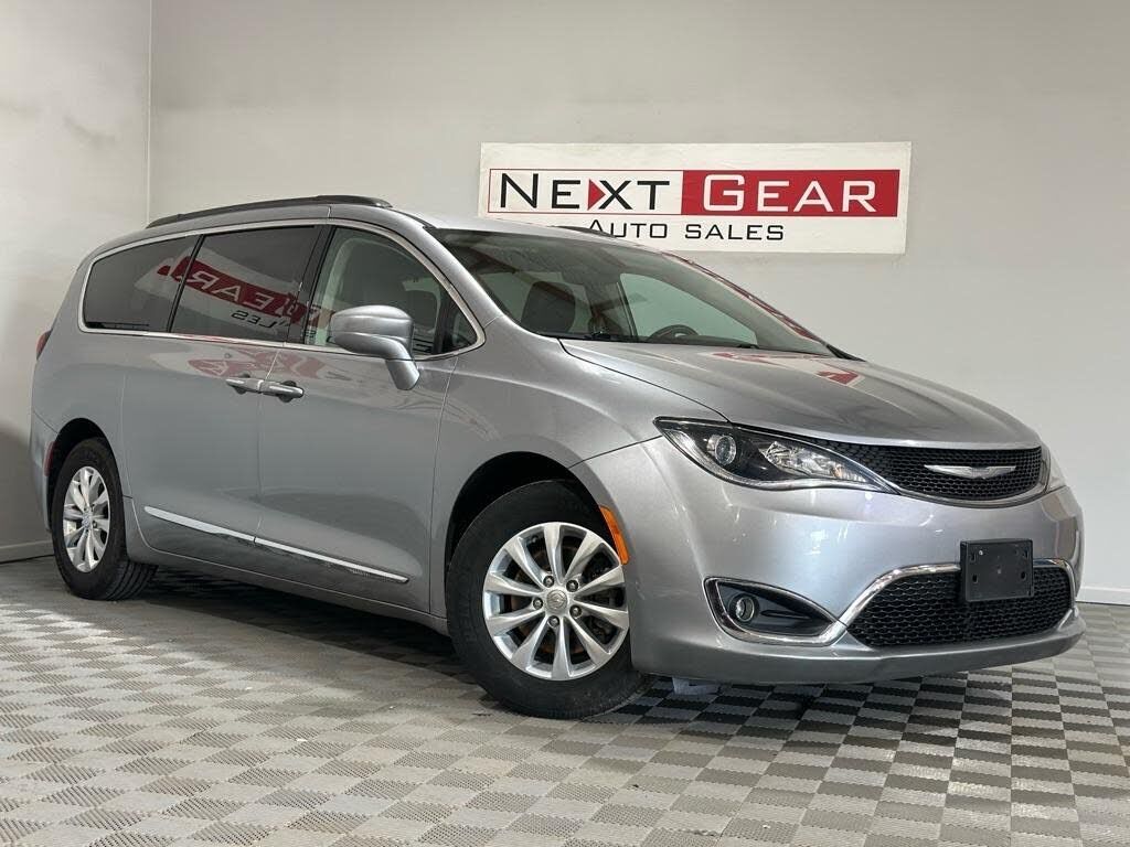 2017 CHRYSLER Pacifica