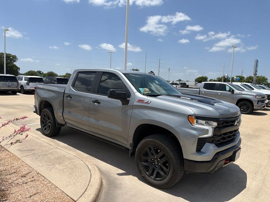 2025 CHEVROLET Silverado