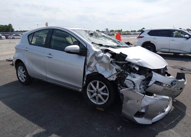 2014 TOYOTA Prius