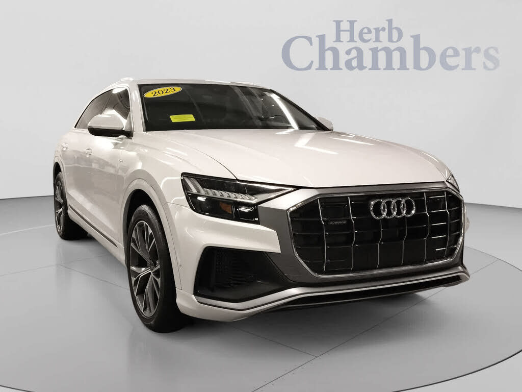 2023 AUDI Q8