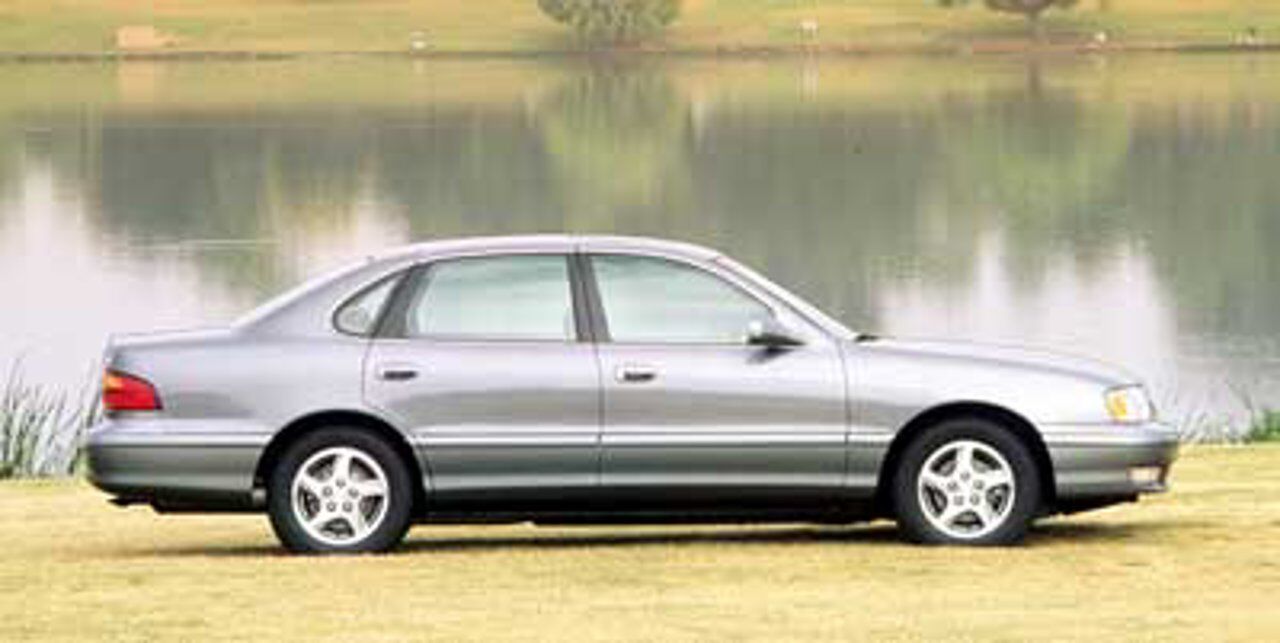 1999 TOYOTA Avalon