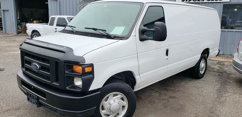2011 FORD E-350