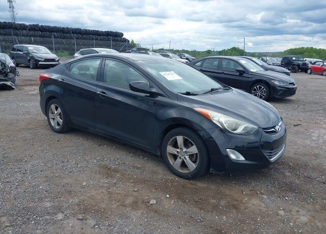 2013 HYUNDAI Elantra