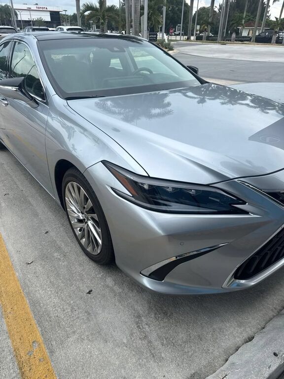 2022 LEXUS ES