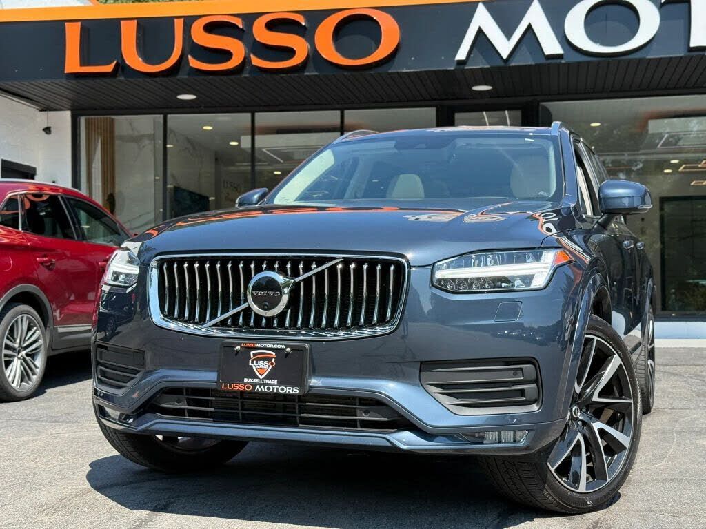 2022 VOLVO XC90