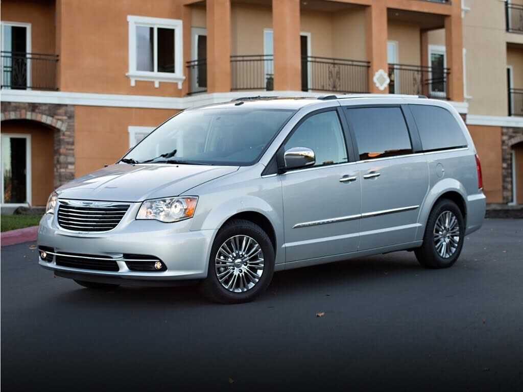 2016 CHRYSLER Town and Country