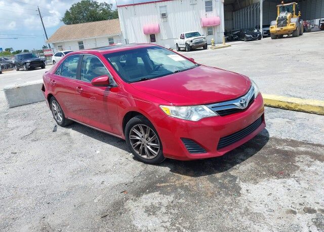 2012 TOYOTA Camry
