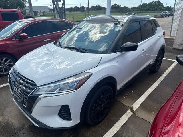 2023 NISSAN Kicks